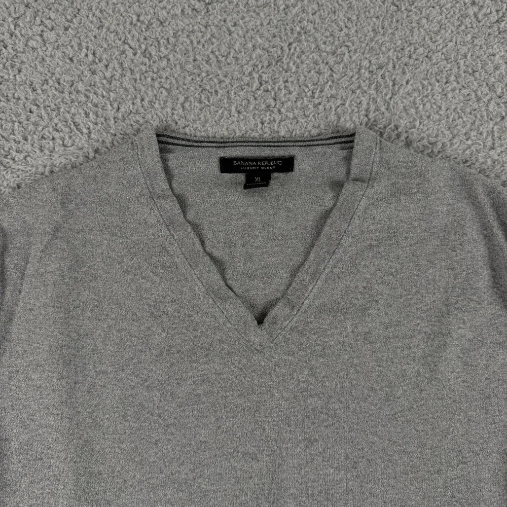 Banana Republic Sweater Mens XL Gray V Neck Long‎ Sleeve Silk Cashmere Blend